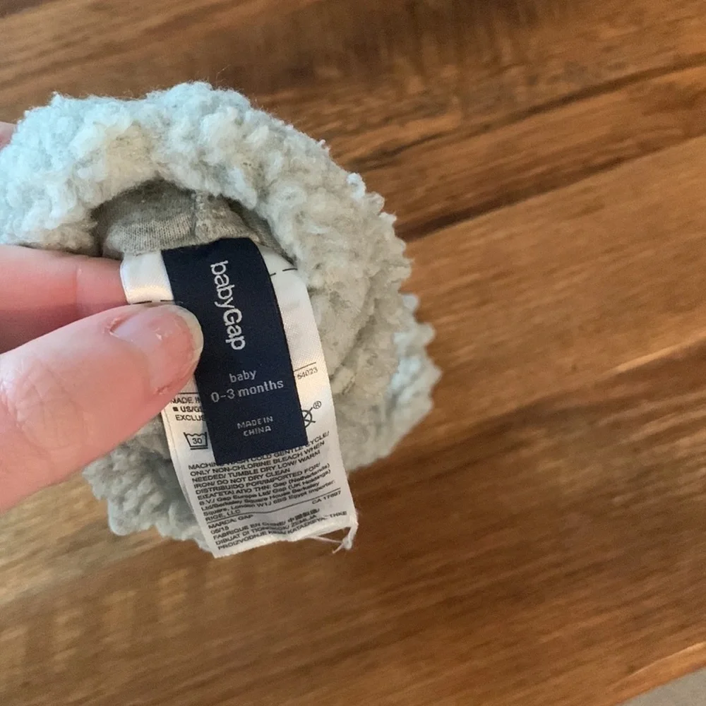Gap baby grey claw slippers 0-3 month